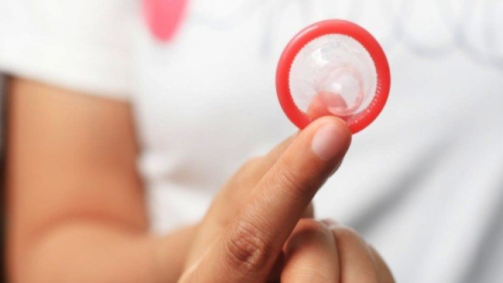 Así funciona el preservativo semáforo, que detecta enfermedades de transmisión sexual